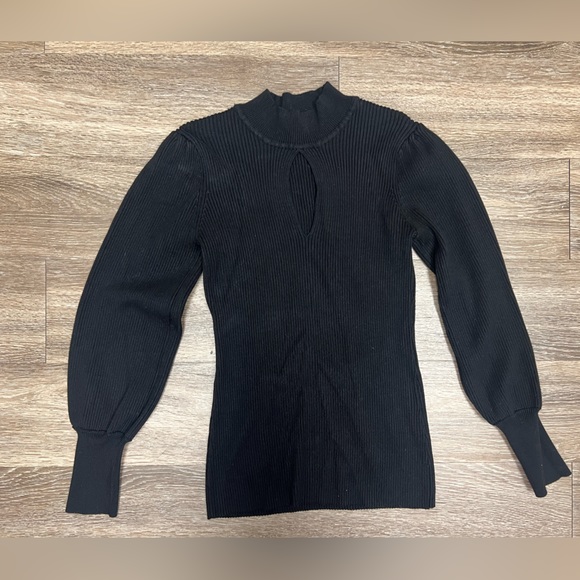Size medium Boston Proper long sleeve black ribbed sweater with key hole. - Picture 4 of 8